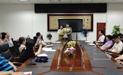 图书馆工会举办退休欢送会及健步走活动
