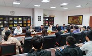 校领导参加图书馆召开的学生座谈会