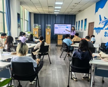 图书馆举办“知网AI赋能科研与学习”专题讲座