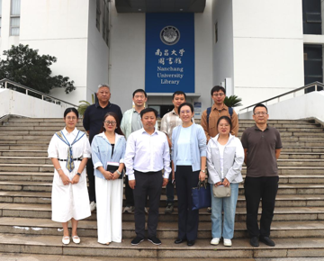 我校图书馆赴南昌大学图书馆开展专题学习交流